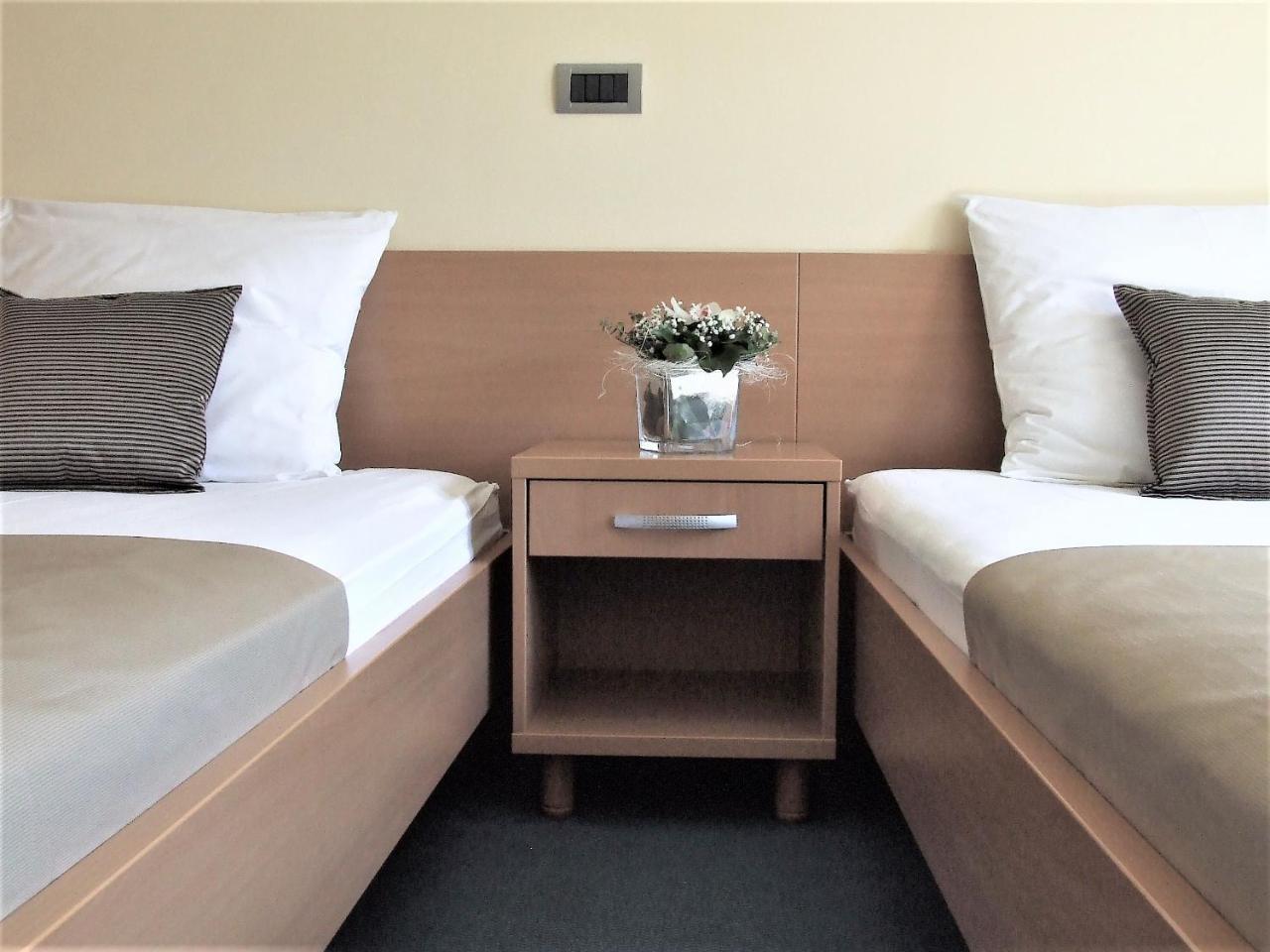 Hotel Central Bród Kültér fotó